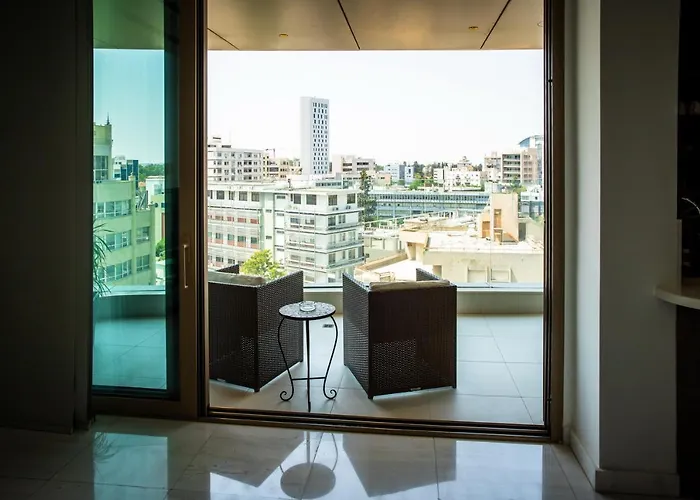 Phaedrus Living: 360 Tower Luxury Flat Apartmán *